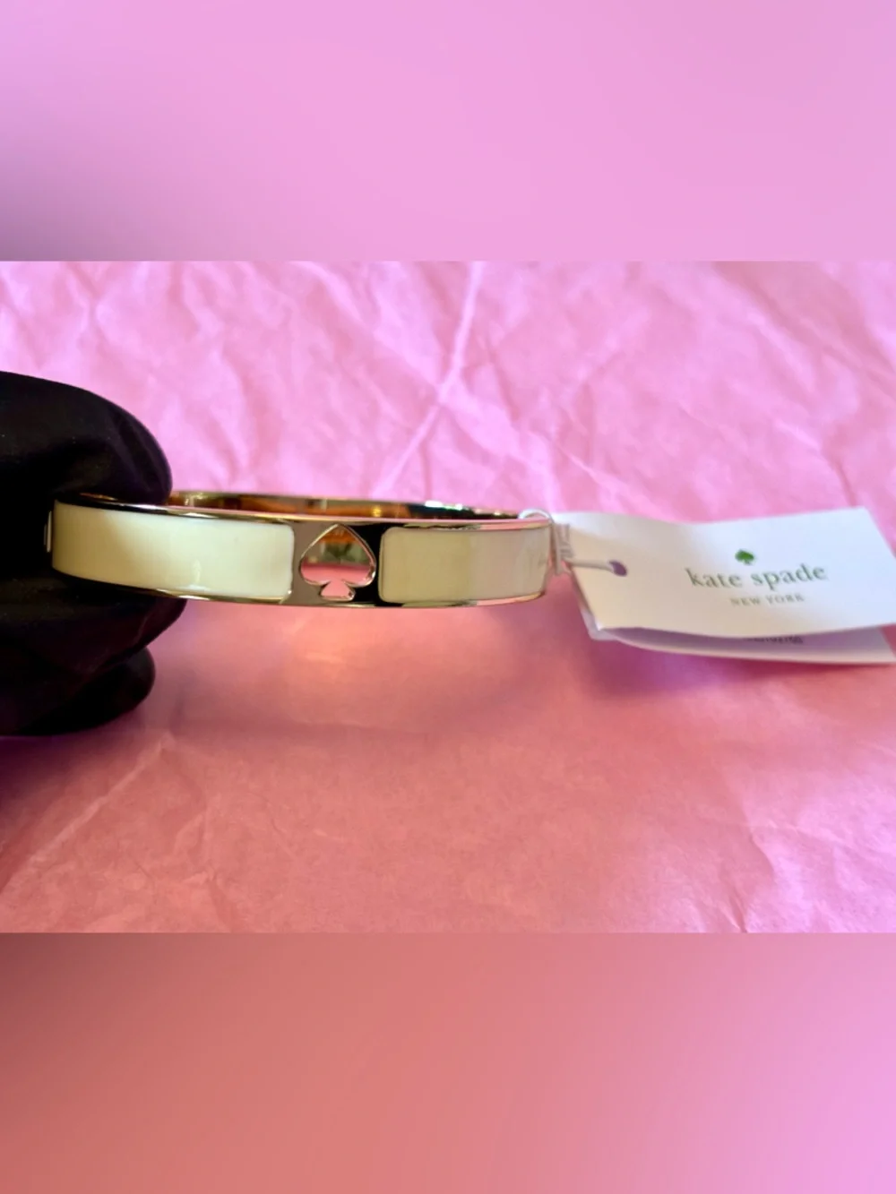❗️Sale❗️ ✨New✨Kate Spade✨Butter Cream Enamel Bangle with Gold spade accent - Picture 6 of 10